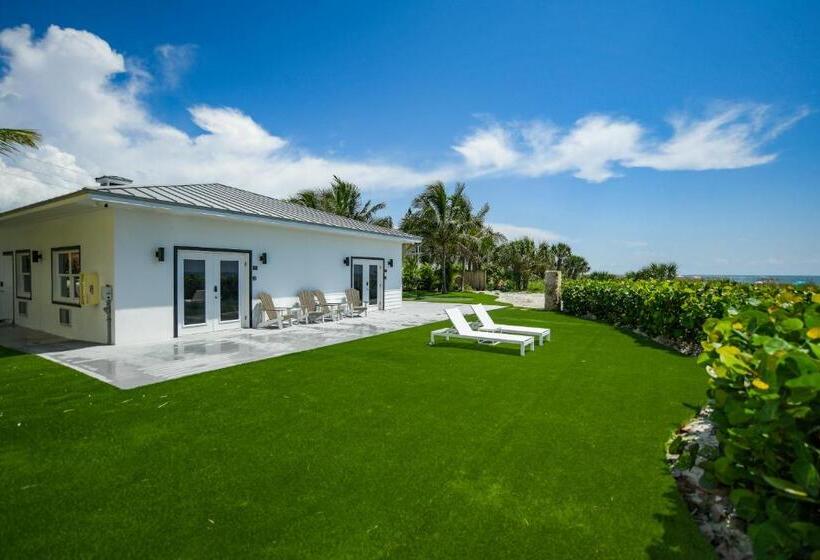 스탠다드 스튜디오 바다 전망, Casey Key Resorts  Beachfront