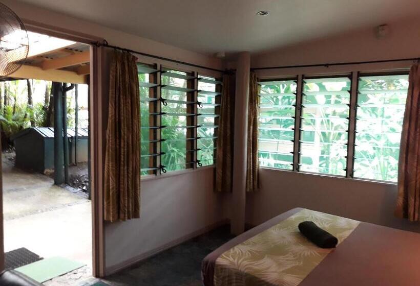 프리미엄 스튜디오, Rainforest Eco Lodge
