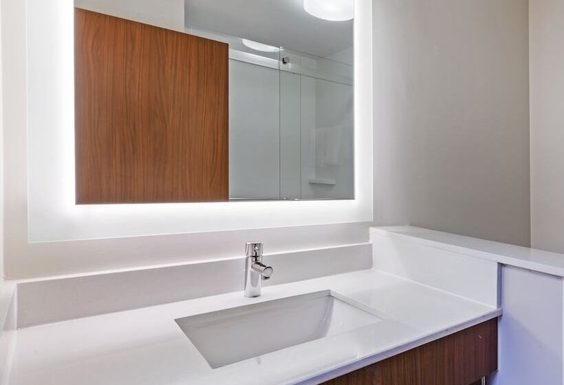 Люкс, Holiday Inn Express & Suites Tulsa West   Sand Springs, An Ihg