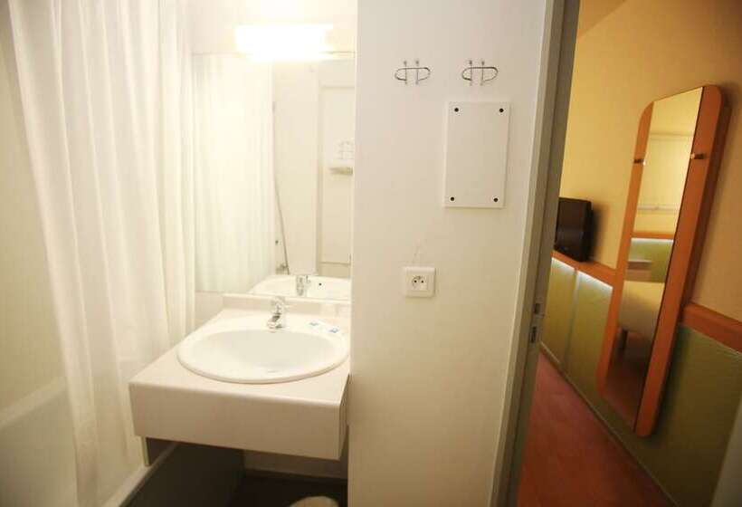 Номер Стандарт Трехместный, Ibis Budget Nantes Sainte Luce