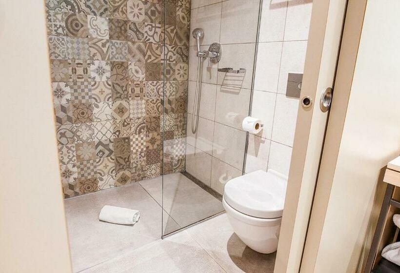 Habitación Estándar, Well And Come Barcelona
