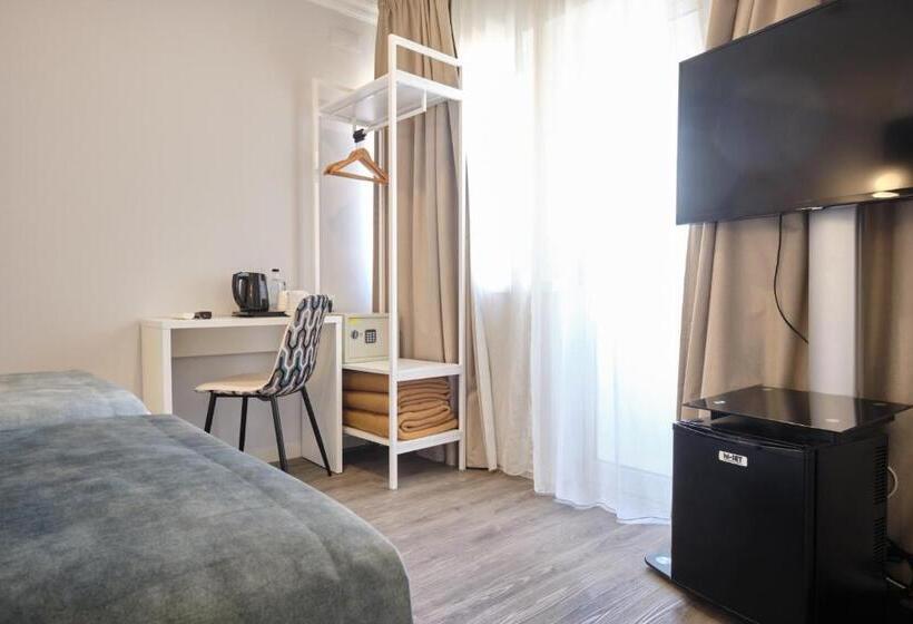 Quarto Triplo Estandar, Patria