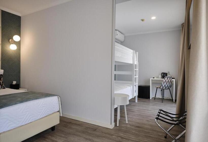 Quarto Familiar, Patria