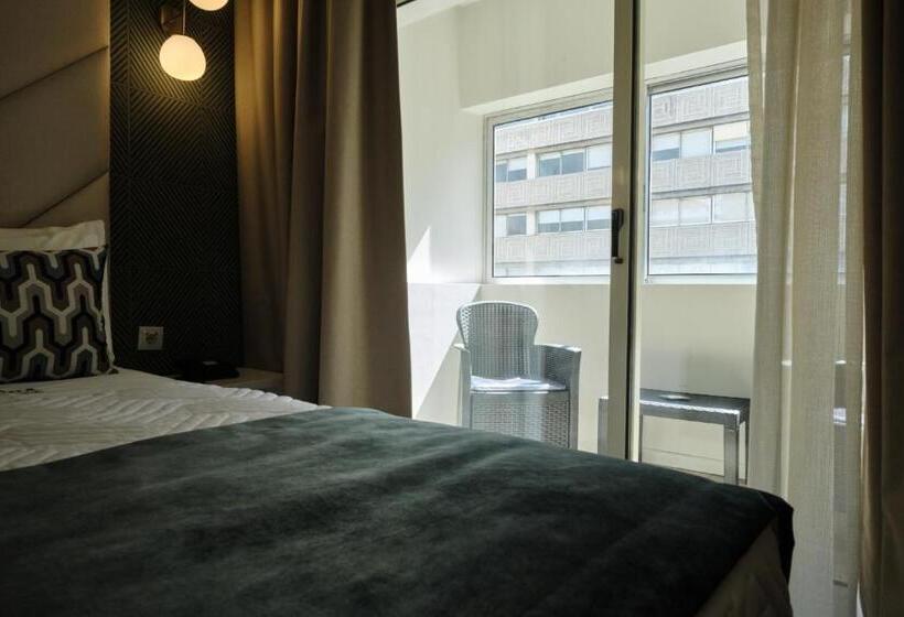 Quarto Estandar, Patria