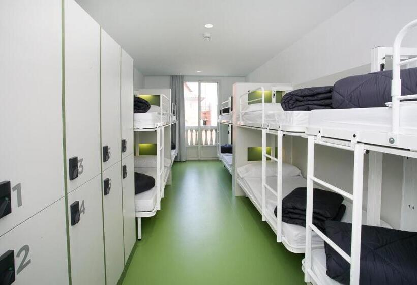 Кровать в Общей Комнате, Sant Jordi Hostels Rock Palace