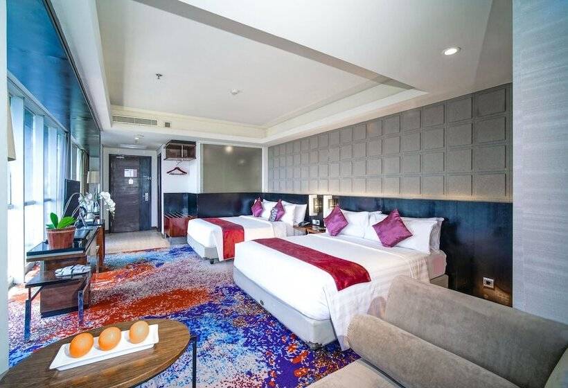 Family Suite, Aston Pasteur
