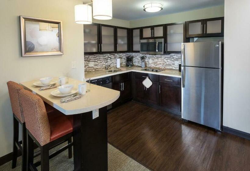 Люкс Кровать Кинг, Staybridge Suites Omaha West By Ihg
