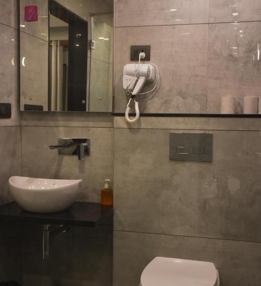 디럭스 룸 킹사이즈 침대, Moustache Hostel Jaipur