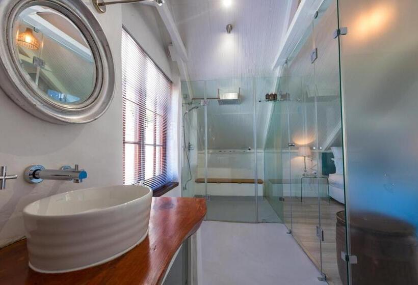 Suite with Terrace, Kronendal Heritage