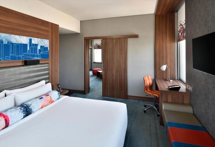 מיטת קינג בסוויטה, Aloft Riyadh