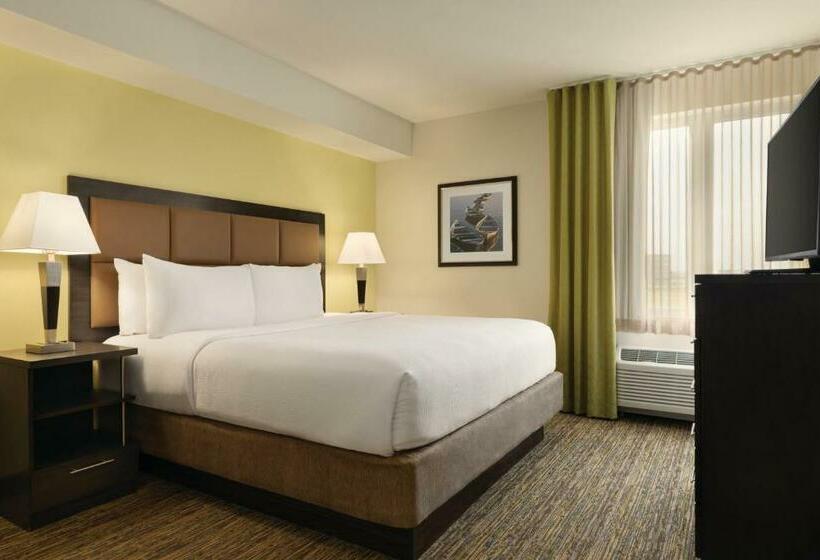 带大床的套房, Park Inn By Radisson, Calgary Airport North, Ab