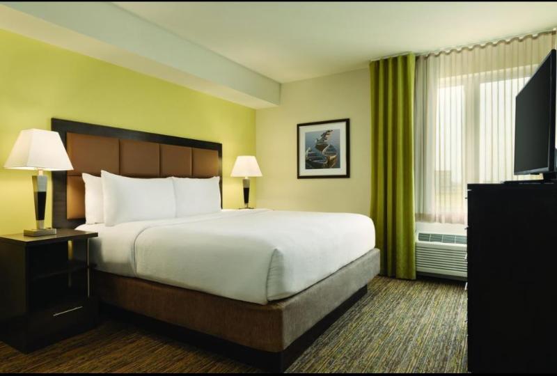キングサイズベッドのスイートルーム, Park Inn By Radisson, Calgary Airport North, Ab