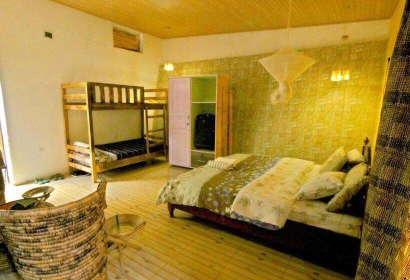 اتاق خانوادگی, Yambi Guest House