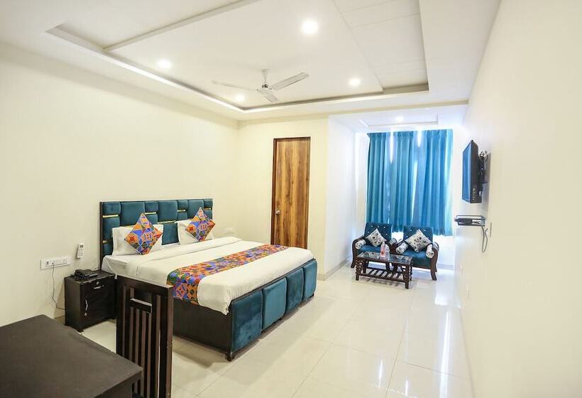 اتاق لوکس, Fabhotel Shiv Rachna