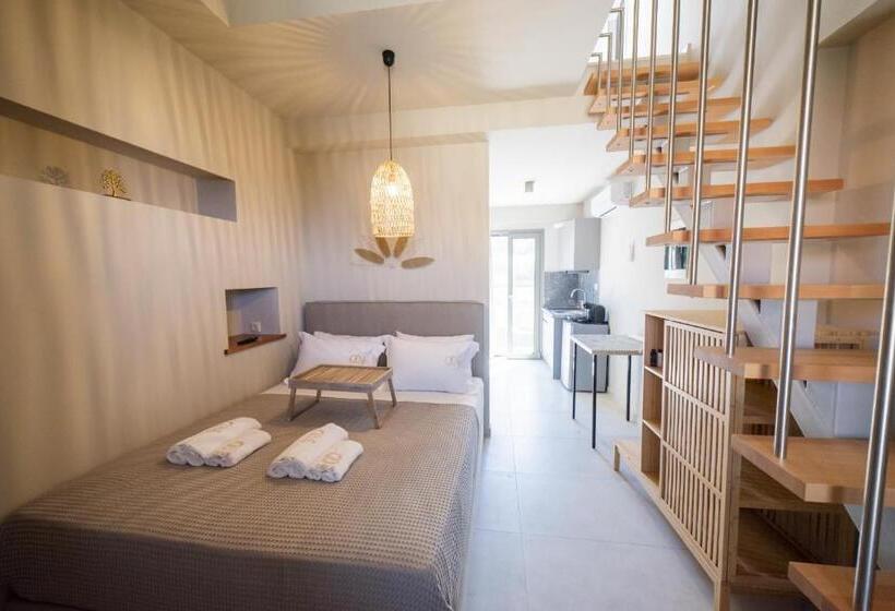 Люкс Вид на Бассейн, Theros Suites