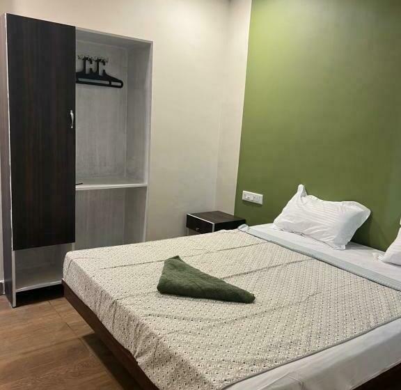 Quarto Economy, David Residency