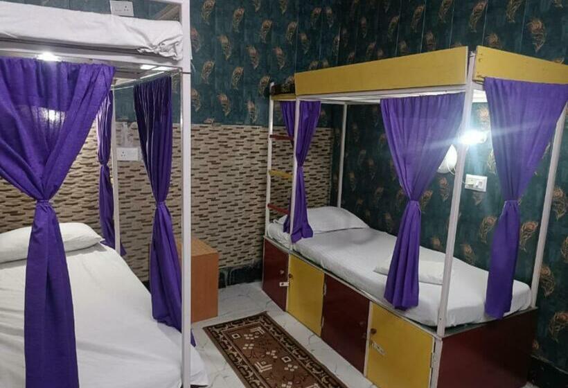 מיטה בחדר משותף, Goroomgo Mohit Paying Guest House Varanasi