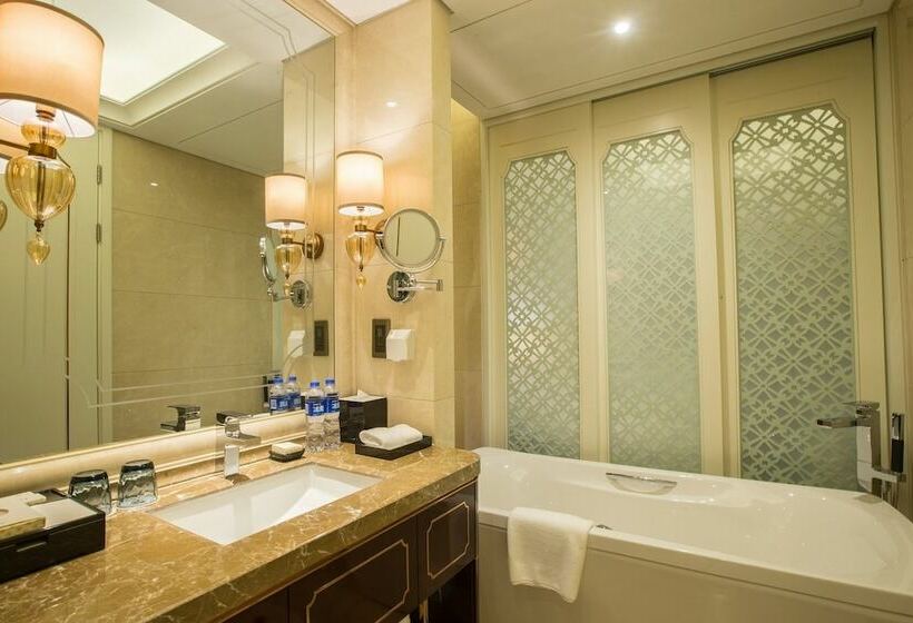 Номер Executive, Royal Tulip Suzhou China