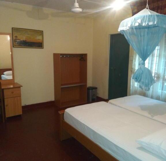 Номер Стандарт Трехместный, Indrani Inn