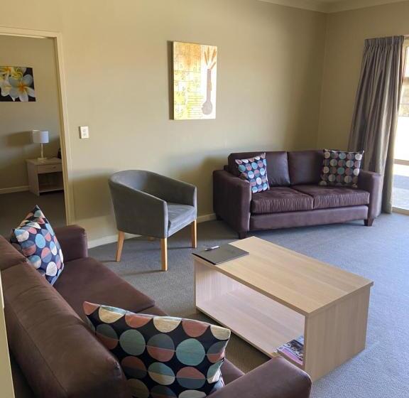 Апартаменты 2 Спальни, Sierra Motel And Apartments