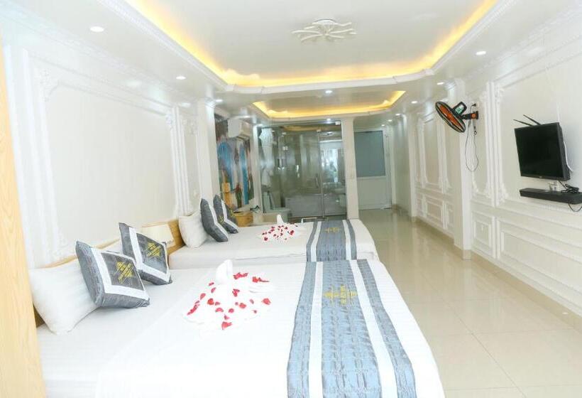 اتاق استاندارد سه تخته با بالکن, Noi Bai Ville Airport