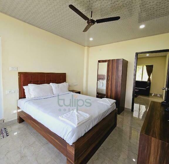 带阳台套房, Tulips Village Resorts