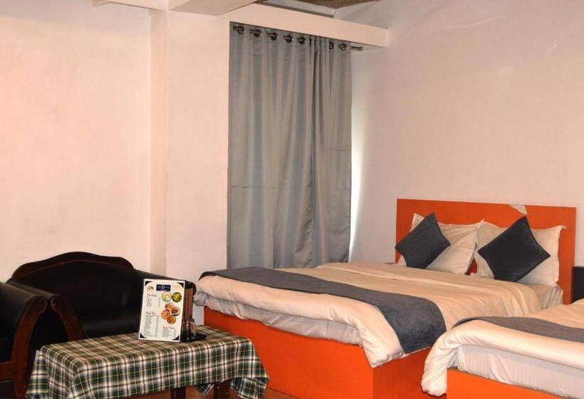 Четырехместный Номер Стандарт, The Jh Hotel Mountabu   200 Mtrs From Nakki Lake