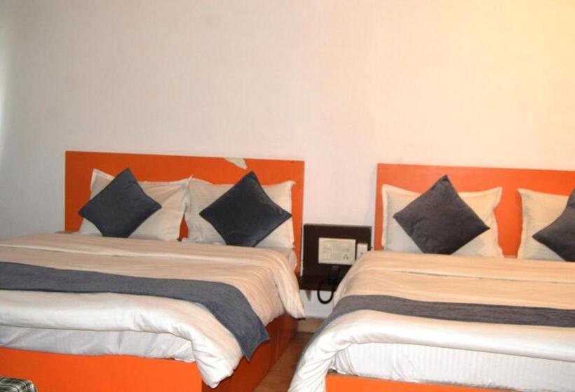 Четырехместный Номер Стандарт, The Jh Hotel Mountabu   200 Mtrs From Nakki Lake