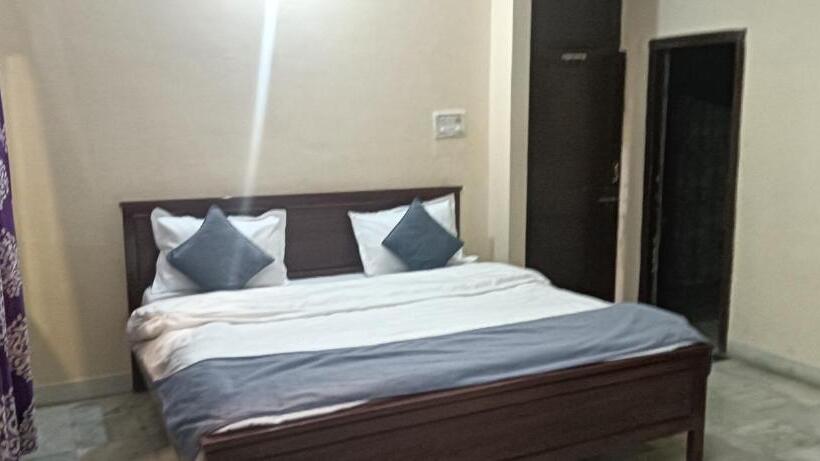 Четырехместный Номер Стандарт, The Jh Hotel Mountabu   200 Mtrs From Nakki Lake