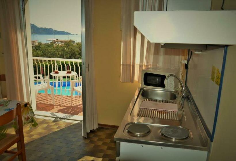 Студио Стандарт с Балконом, Residence Villa Giardini