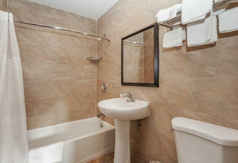 Номер Стандарт, Travelodge By Wyndham Jersey City