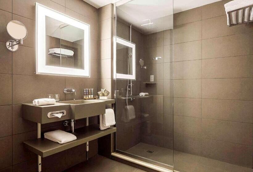 Quarto Deluxe, Novotel Jeddah Tahlia