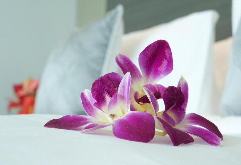 Номер Deluxe, Novotel Jeddah Tahlia