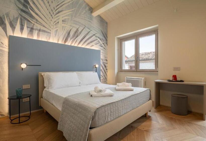 Quarto Estandar com Sacada, Marna Relais