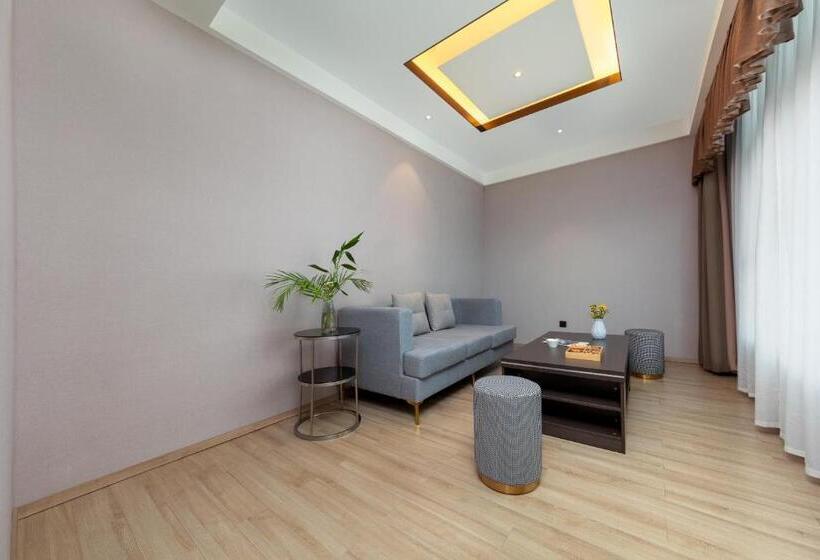 Люкс, 莫林酒店(moning Hotel）