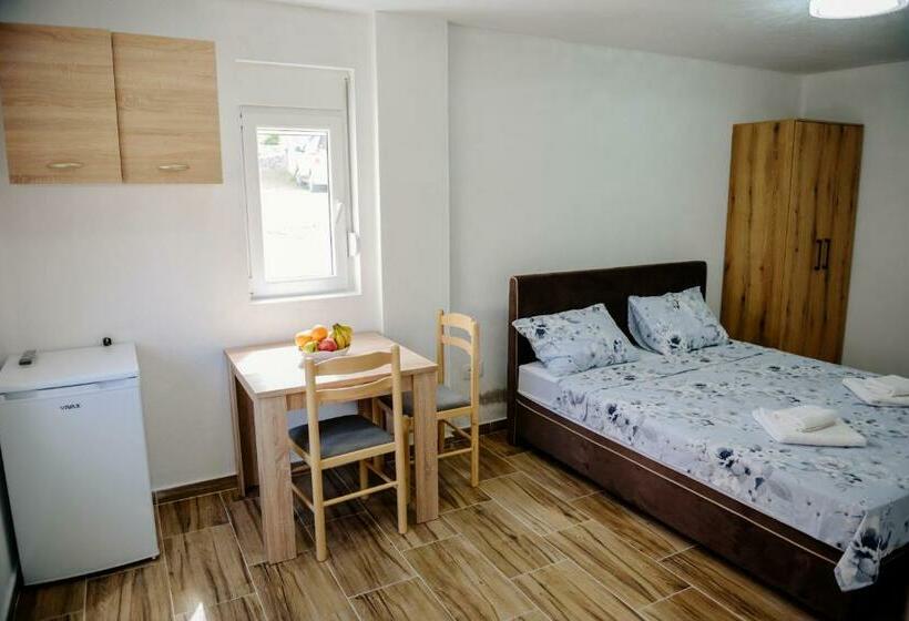 استودیوی استاندارد, Premium Apartments