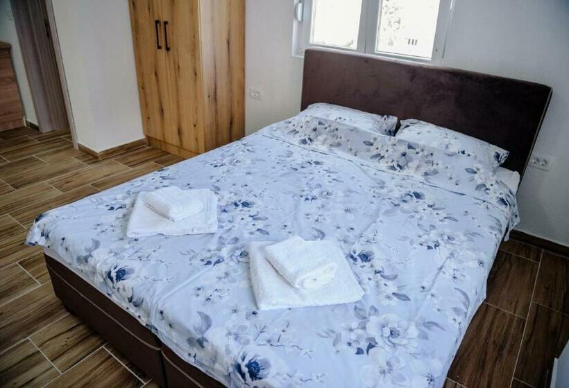 استودیوی استاندارد, Premium Apartments