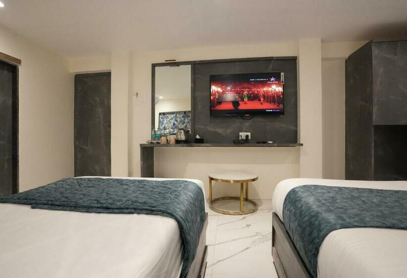 Номер Стандарт Трехместный, Megh Inn