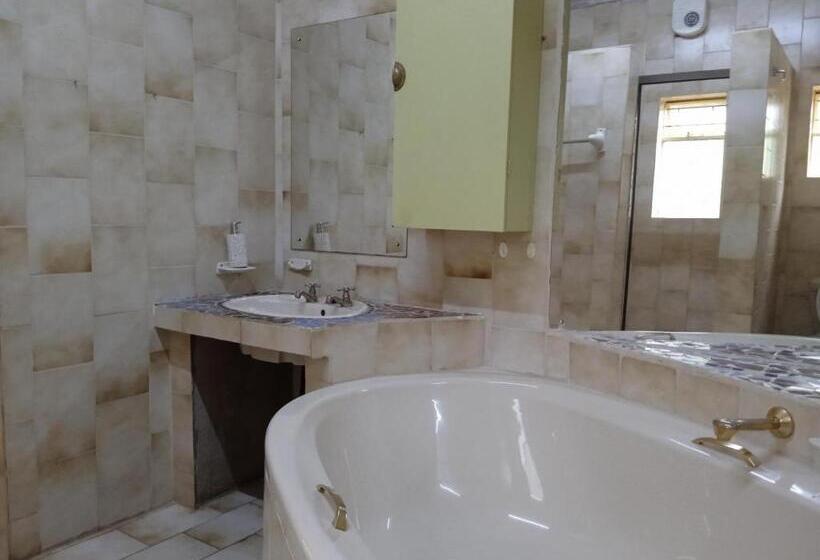 Номер Стандарт, Nelspruit Mhlangeni Guest House