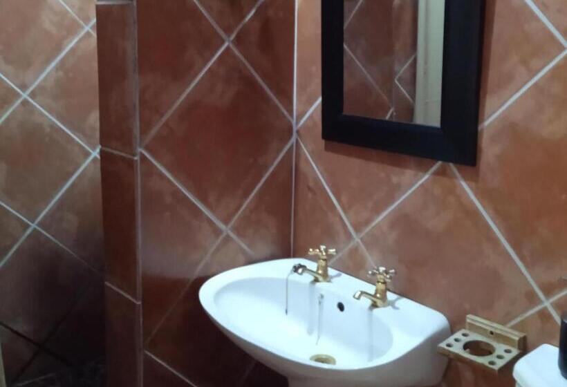 Номер Стандарт, Nelspruit Mhlangeni Guest House