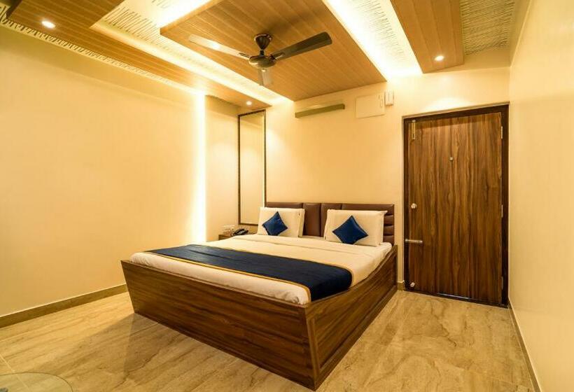 Четырехместный Номер Economy, The Venue By Seasons Suites @ Yelahanka