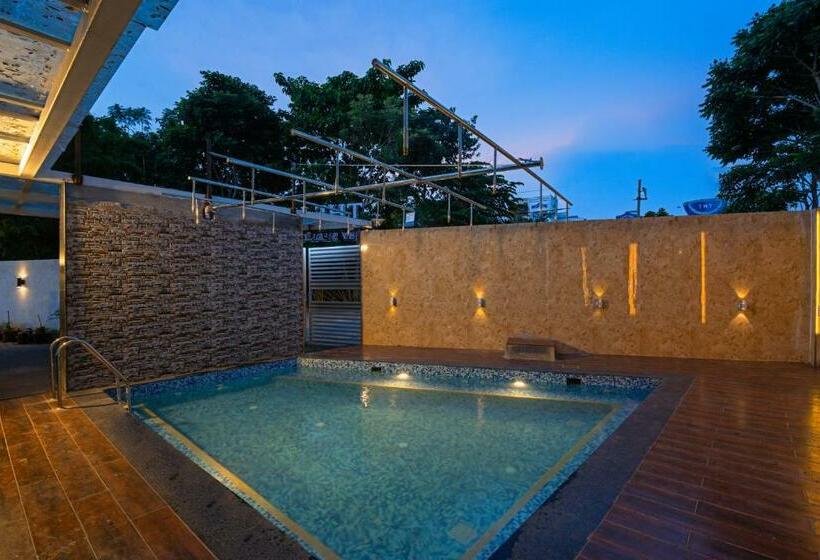 Вилла с 1 спальней и бассейном, The Venue By Seasons Suites @ Yelahanka