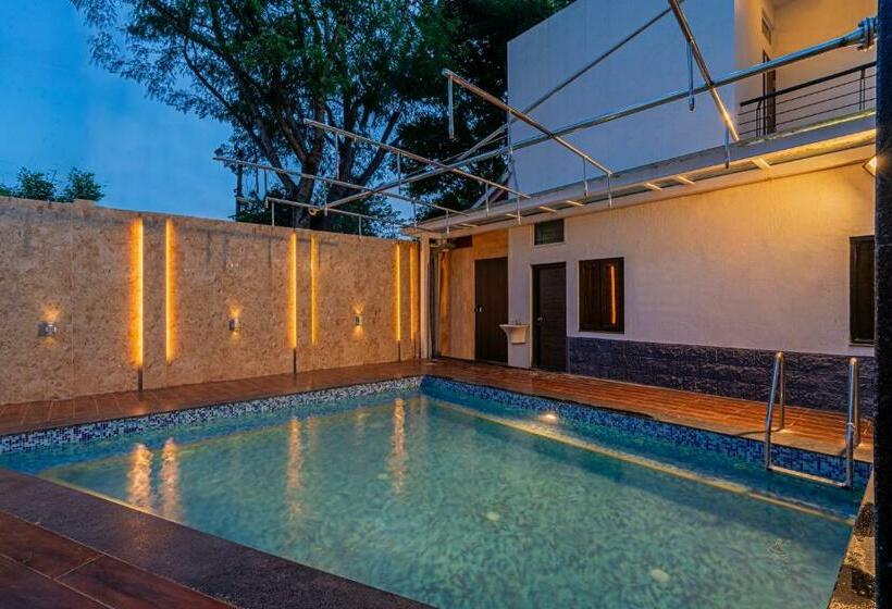 Вилла с 1 спальней и бассейном, The Venue By Seasons Suites @ Yelahanka