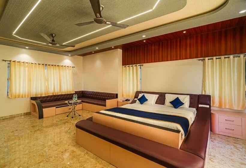 Вилла с 1 спальней и бассейном, The Venue By Seasons Suites @ Yelahanka