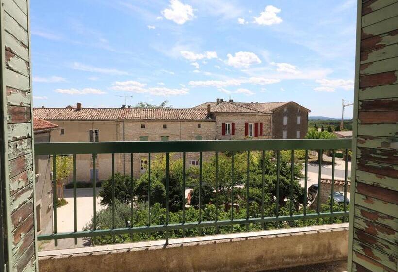 Номер Стандарт, Hôtel De L Aven