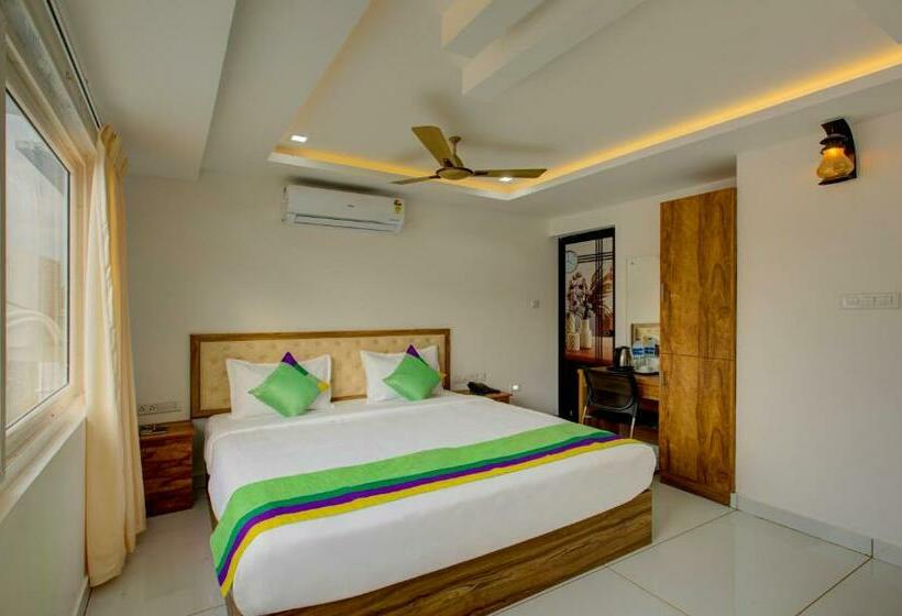 Quarto Deluxe, Nawal Mahal