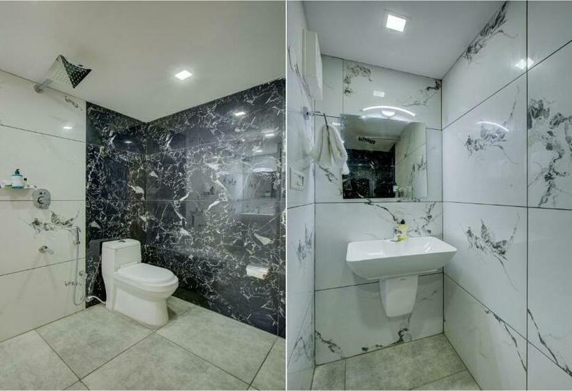 Quarto Estandar, Nawal Mahal