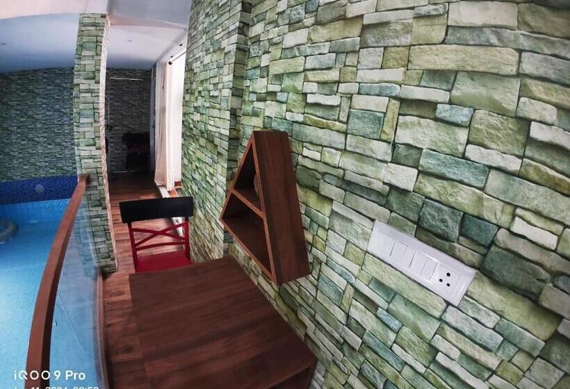 Quarto Superior, Nawal Mahal