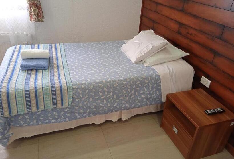 标准单人间, Hostal Jc