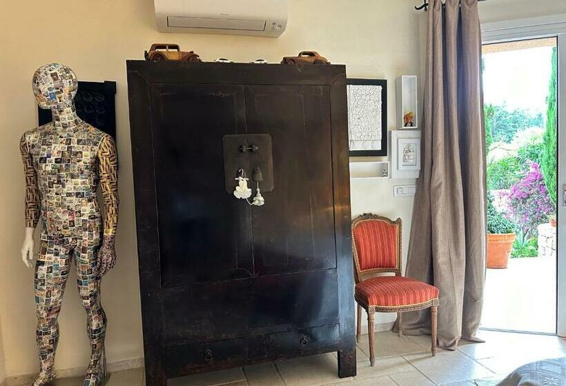 اتاق استاندارد با تخت بزرگ, Monti Mannu Art